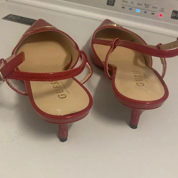 GUESS/Red Pointed Toe Slingback kitten Heels NWOT - Picture 3 of 4